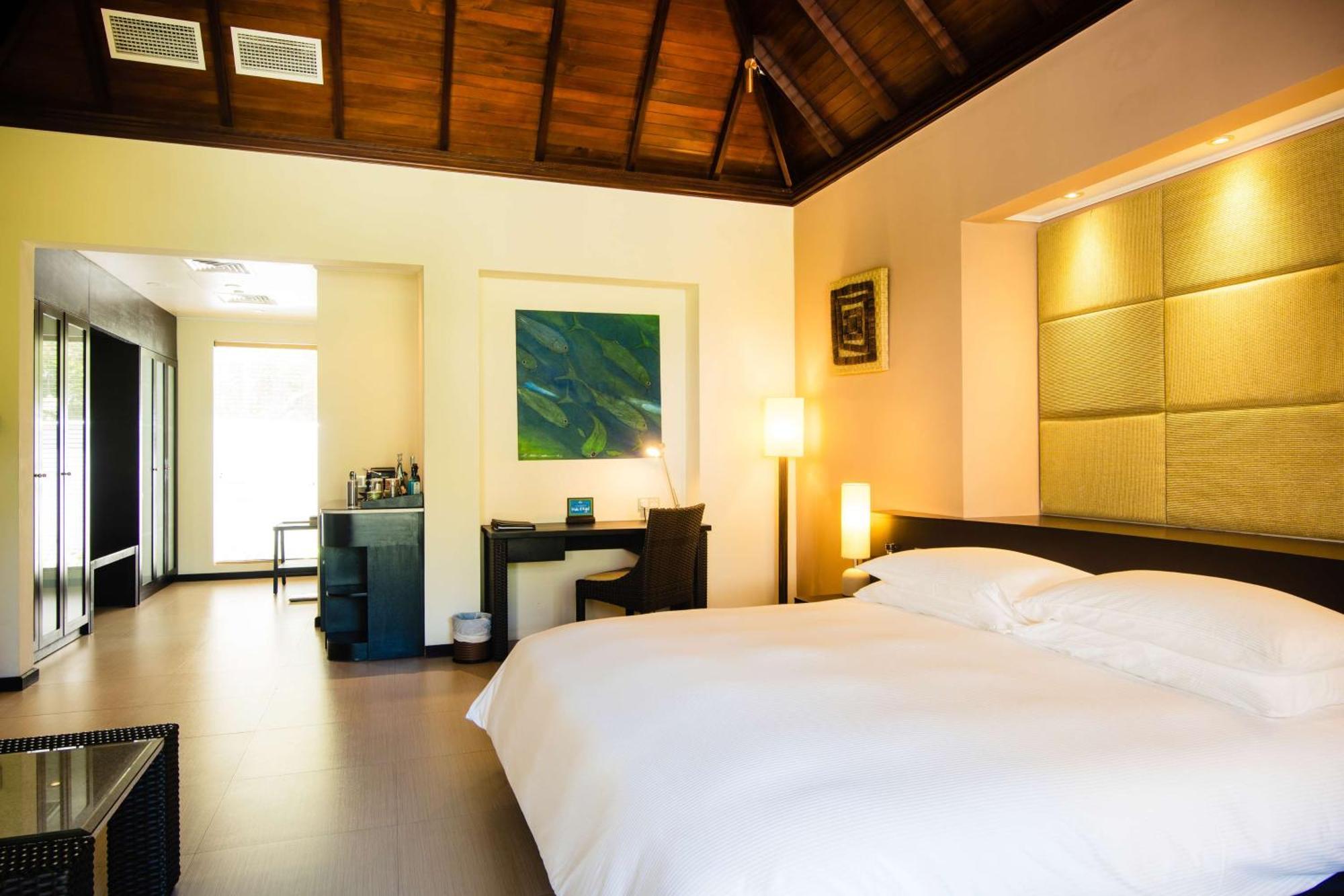 Hilton Seychelles Labriz & 5* La Passe